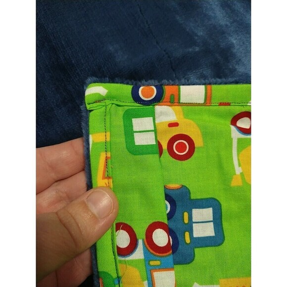 Dino Vroom Vroom Car Race Themed Boys Lightweight Quilt. Size 36" X 46" - Picture 8 of 10